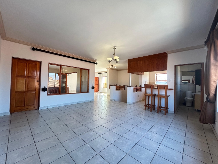 5 Bedroom Property for Sale in Birdwood Estate North West